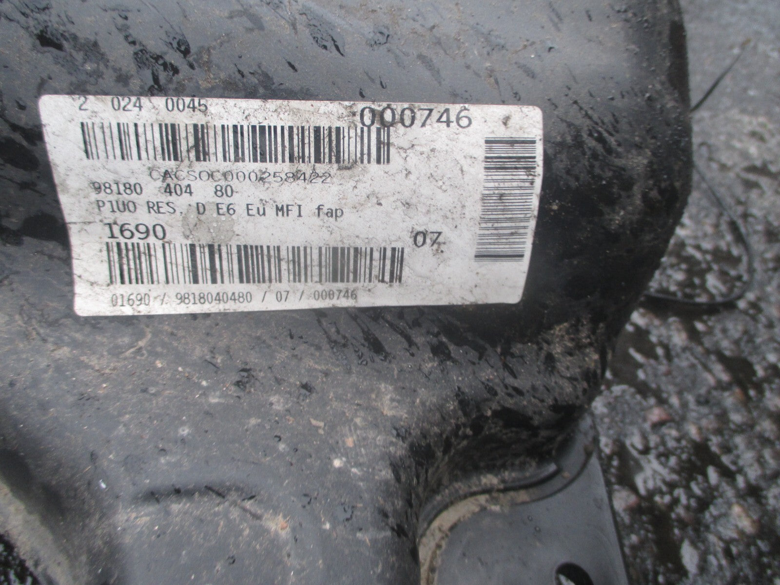 VAUXHALL GRANDLAND X 2018 1.6 DIESEL FUEL TANK 9818040480
