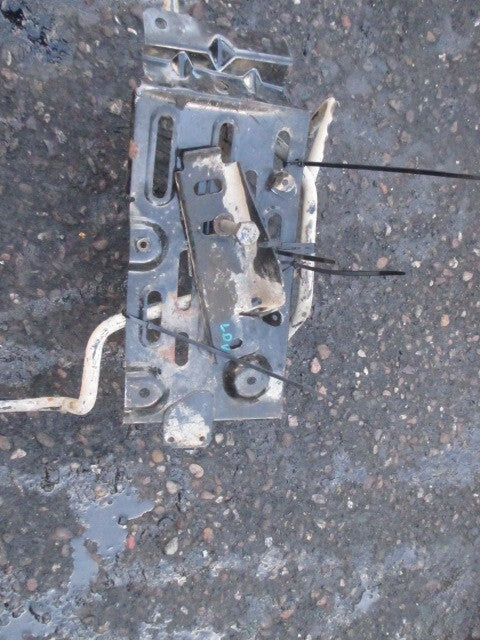 LDV MAXUS V80 2020 SPARE WHEEL CARRIER & HOOK