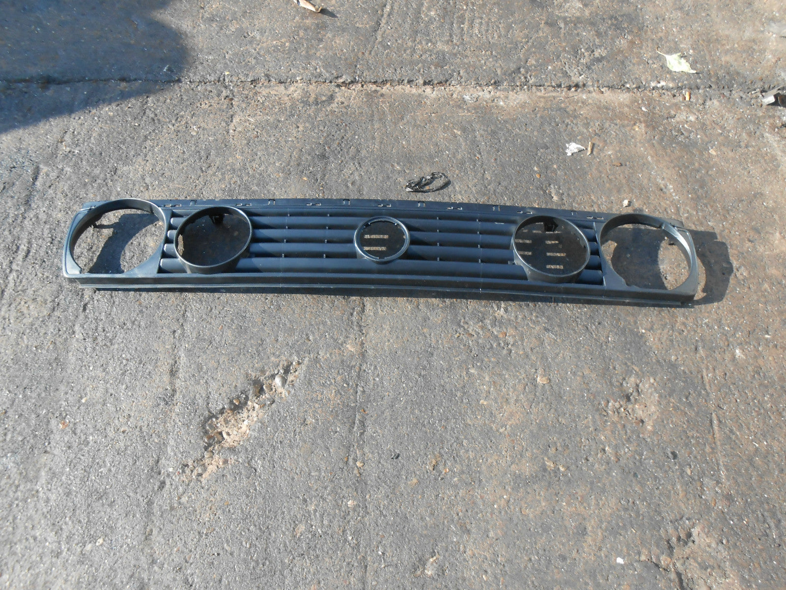 VOLKSWAGEN VW GOLF MK2 X 7 TWIN HEADLIGHT STYLE GRILL GRILLE DAMAGED JOB LOT
