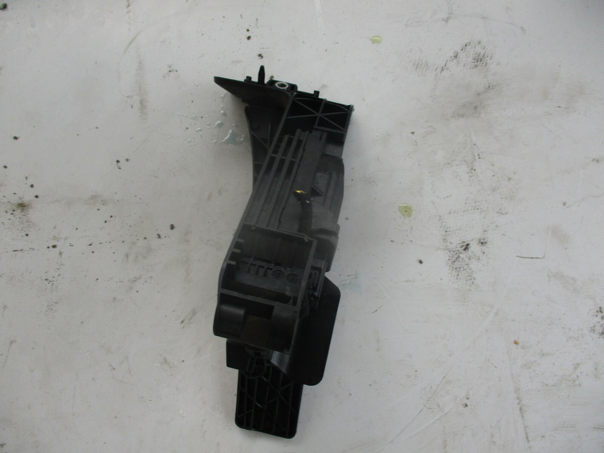 BMW 1 SERIES F20 F21  ELECTRIC ACCELERATOR THROTTLE PEDAL 6853176