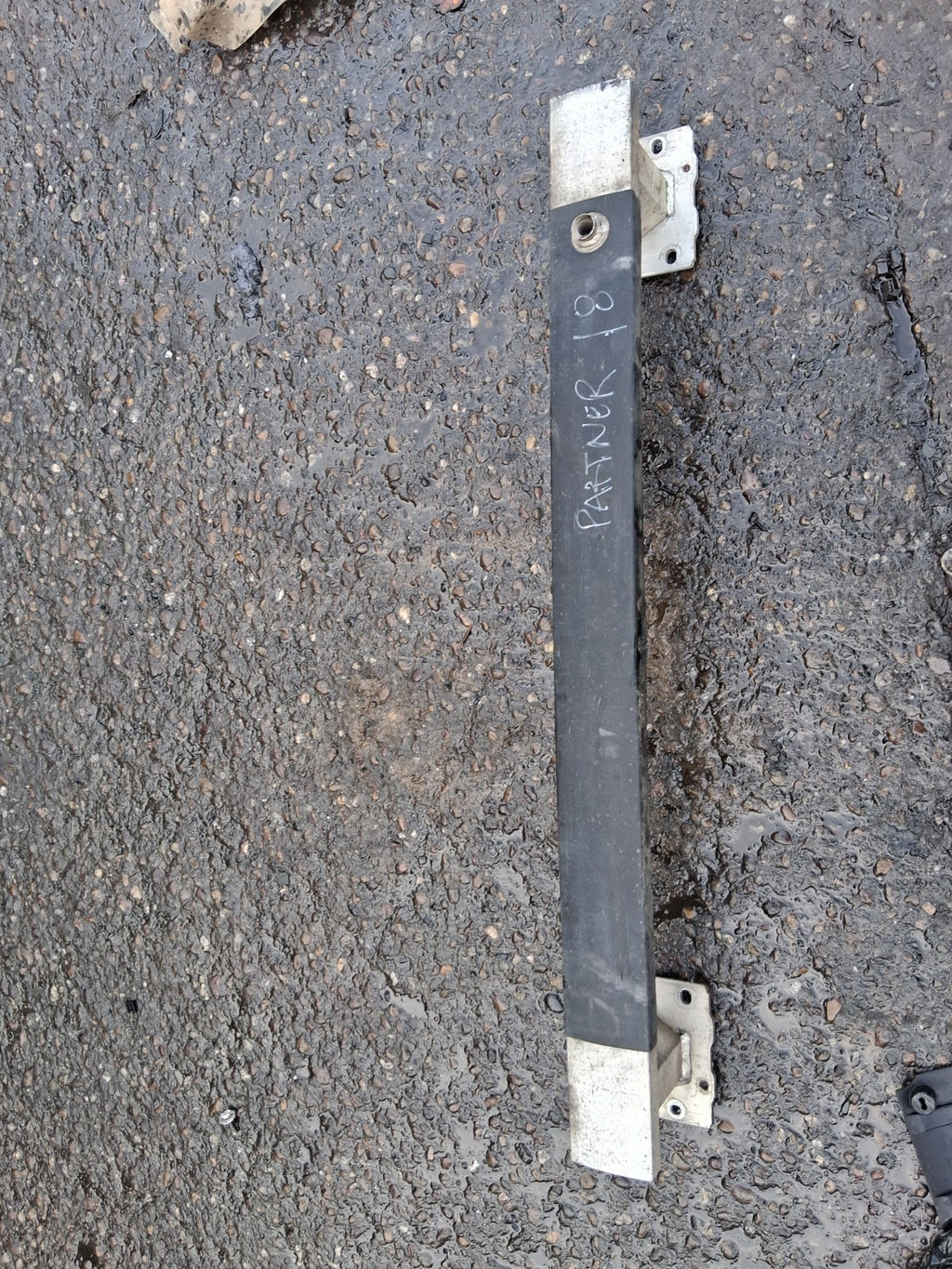 PEUGEOT 307 2006 FRONT BUMPER CRASH REINFORCEMENT BAR