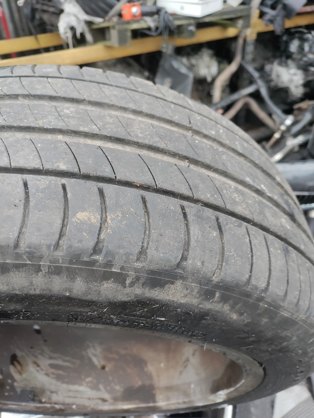 2009 JAGUAR XF X250 18 INCH ALLOY WHEEL WITH TYRE 245/45R18 REF 1