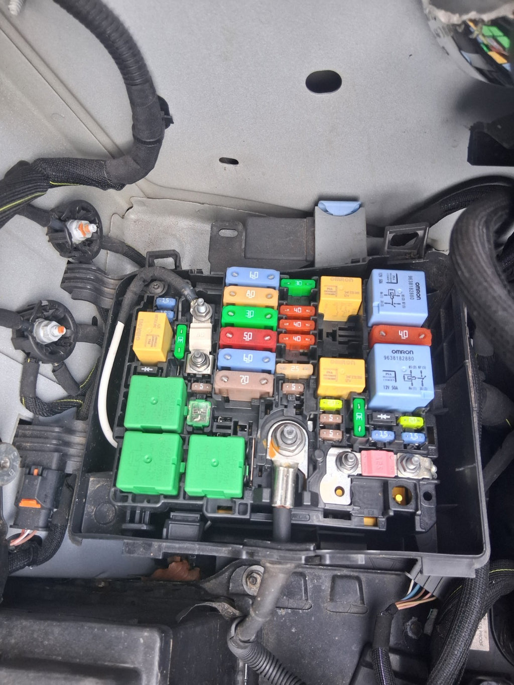 2019 CITROEN DISPATCH MK3 VAUXHALL VIVARO FUSE BOX RELAY 9808959080