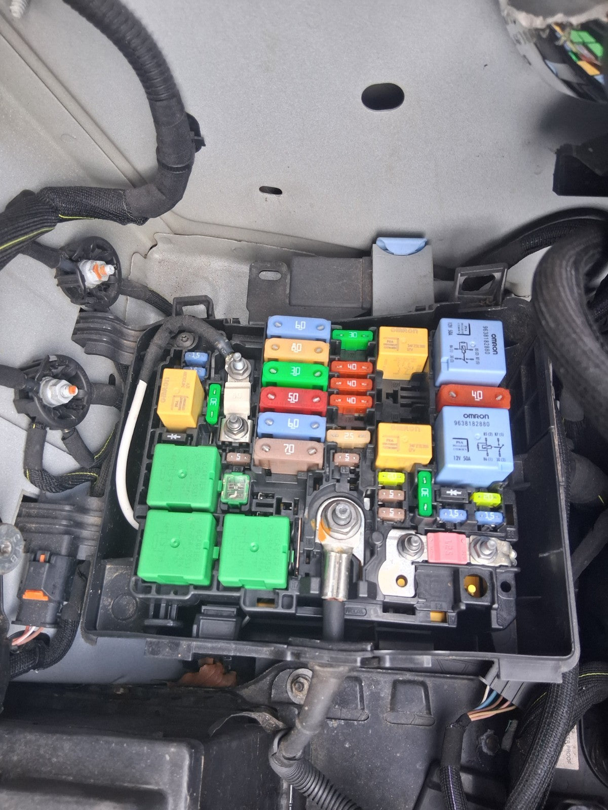 2019 CITROEN DISPATCH MK3 VAUXHALL VIVARO FUSE BOX RELAY 9808959080
