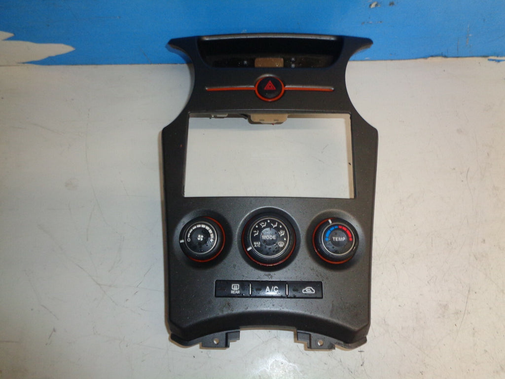 KIA CARENS MK2 2008 AC HEATER CLIMATE CONTROL WITH SURROUND TRIM