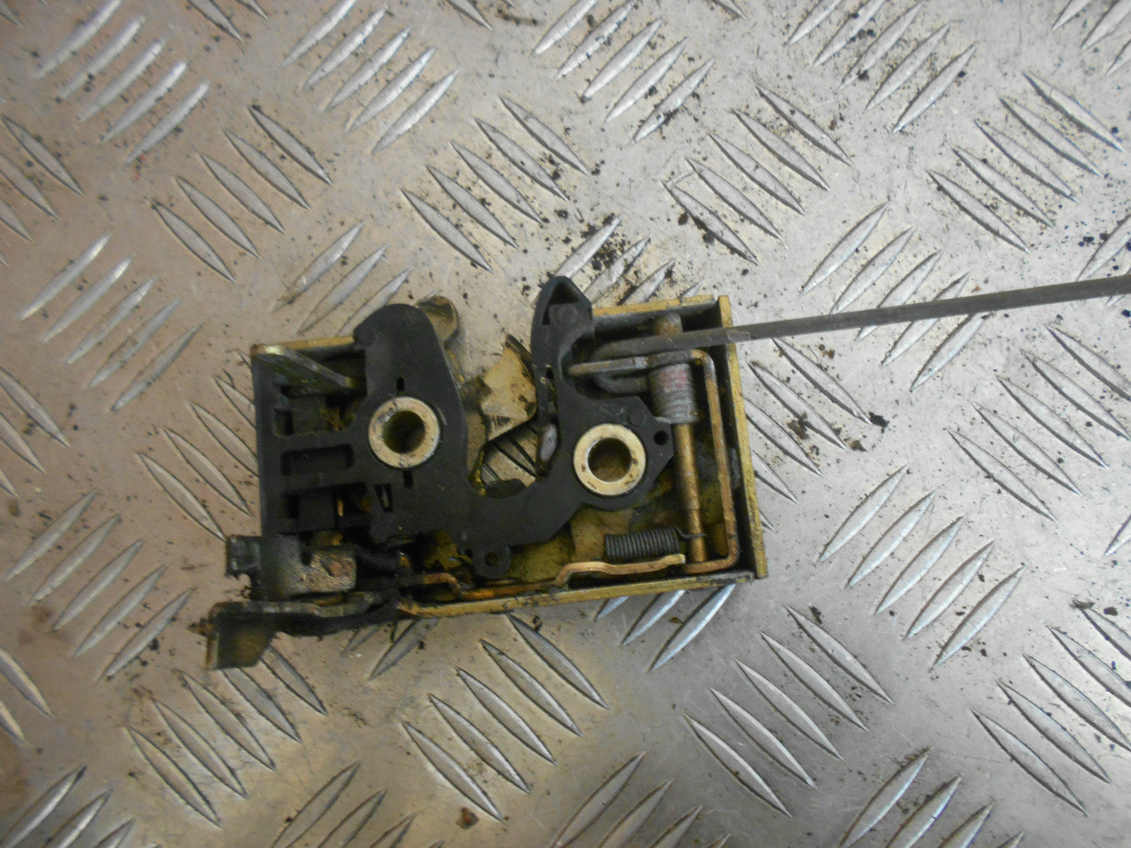 VOLKSWAGEN VW SCIROCCO MK2 1987 OS NS DRIVER PASSENGER SIDE DOOR CATCH LOCKS