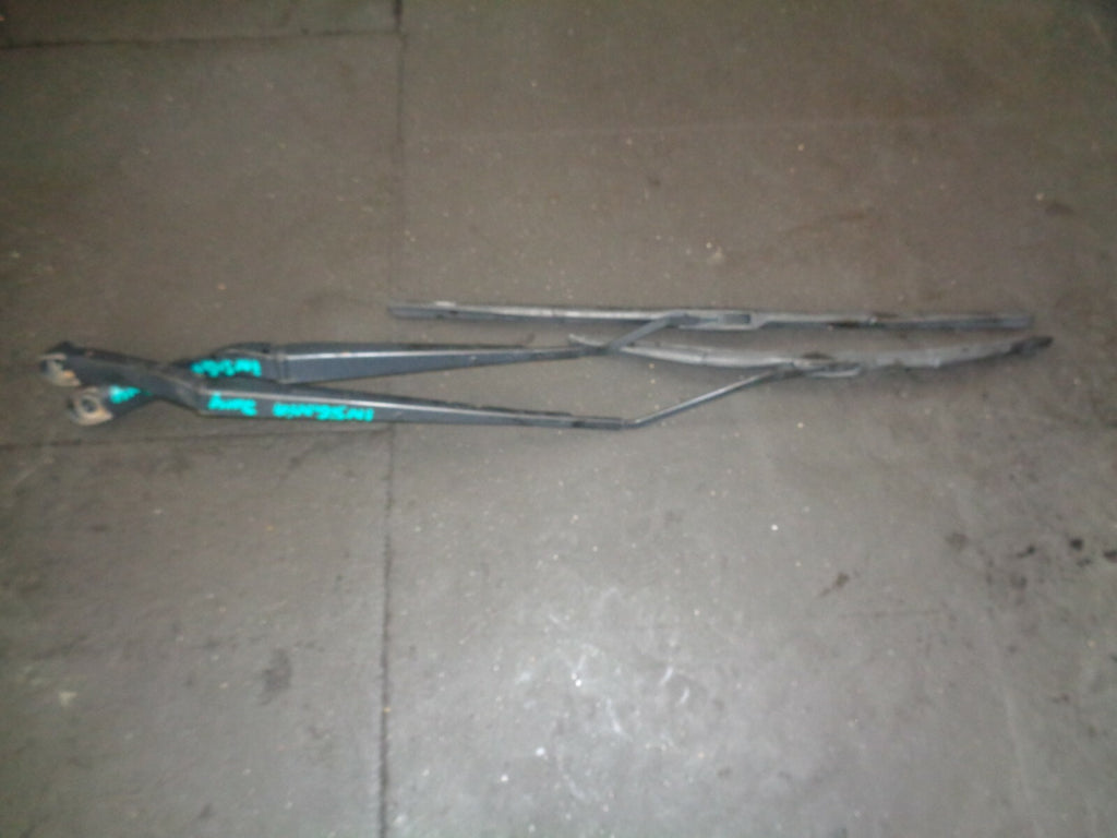 VAUXHALL INSIGNIA 2014 MK1 FRONT WINDSCREEN WIPER ARM 13227401