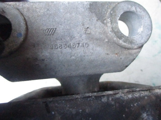 2007 VAUXHALL CORSA TOP ENGINE MOUNT SUPPORT BRACKET 468646740