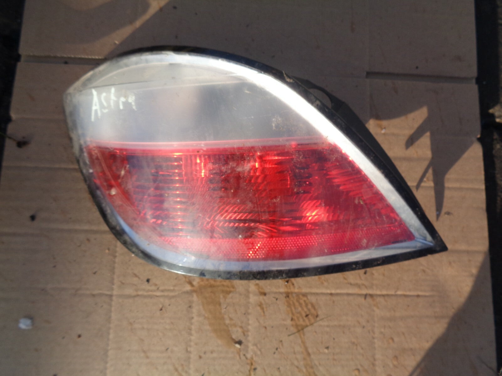 VAUXHALL ASTRA H MK5 DIESEL NS PASSENGER SIDE REAR TAILLIGHT LAMP 342691834