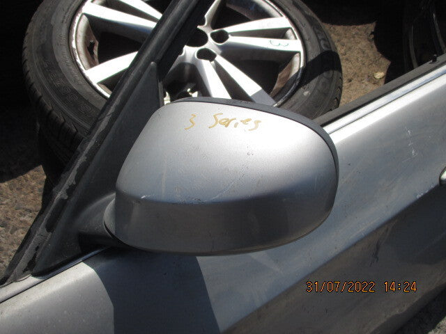 BMW 3 SERIES E90 PRE LCI NSF PASSENGER FRONT COMPLETE DOOR SILVER WING MIRROR