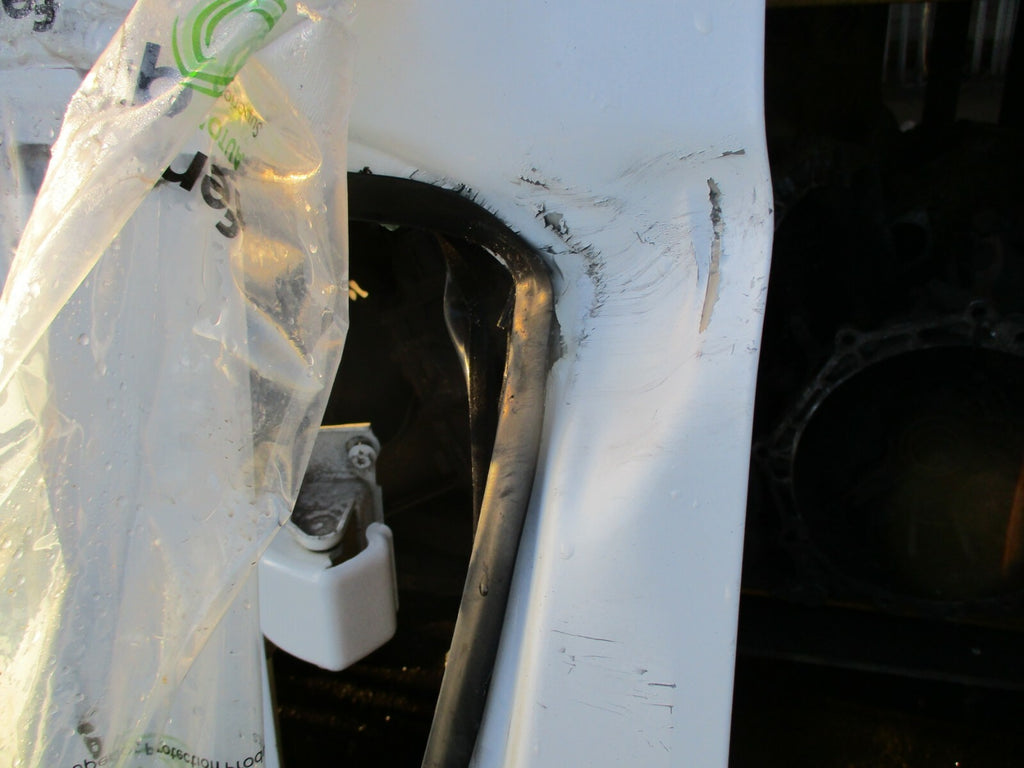 RENAULT TRAFIC X83 MK2 2014 NSF PASSENGER SIDE FRONT DOOR WHITE DAMAGED