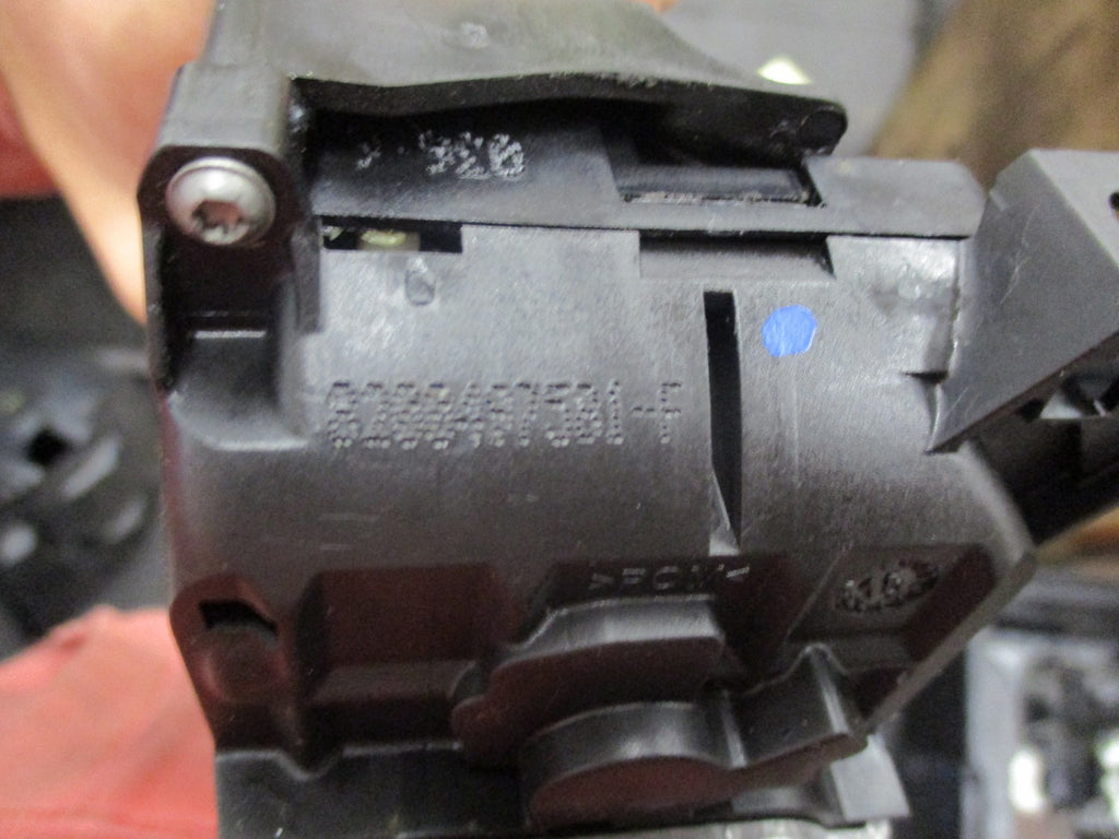 RENAULT CLIO MK3 NSF PASSENGER FRONT DOOR LOCK MECH 310579