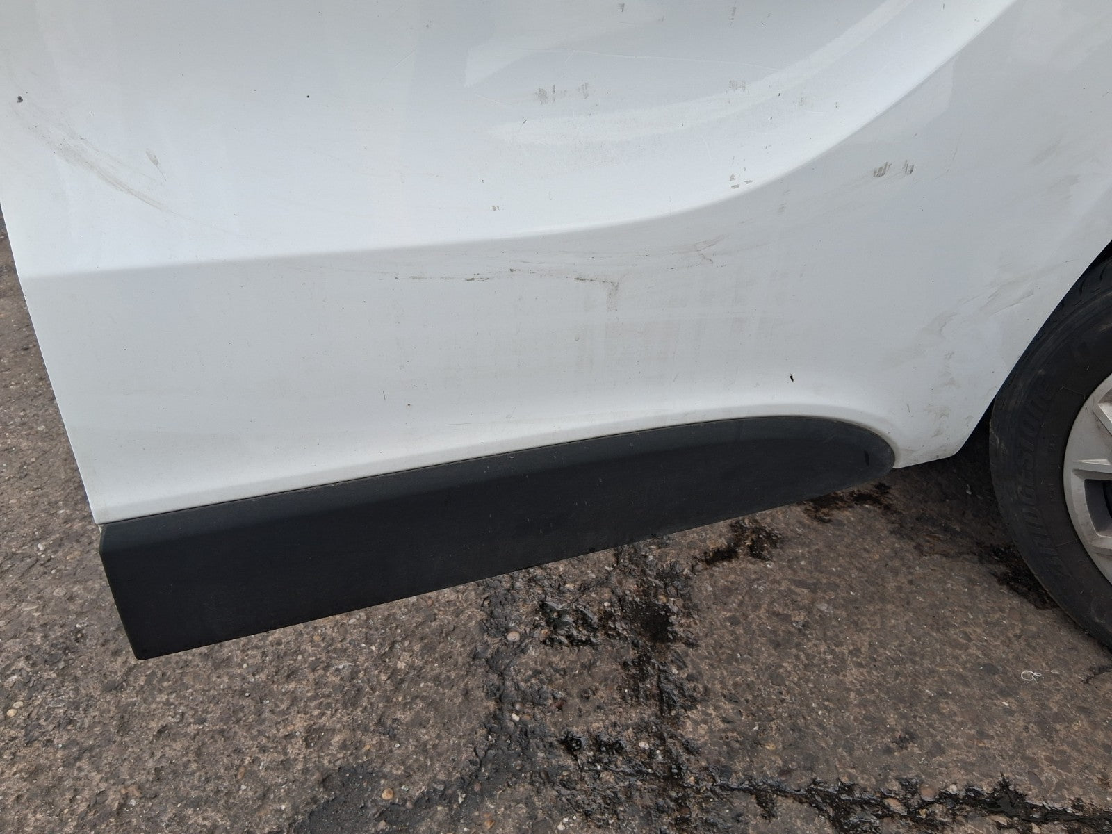 2024 RENAULT TRAFIC X82 MK3 OS DRIVER SIDE FRONT DOOR MOULDING TRIM