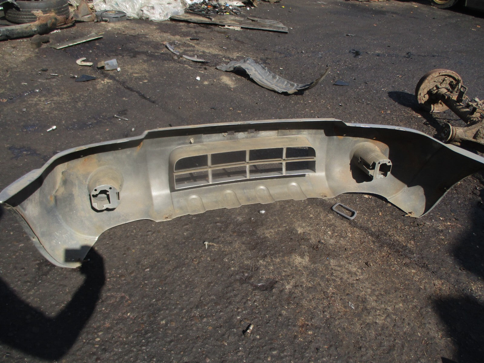2002 NISSAN NAVARA D22 COMPLETE FRONT BUMPER SILVER