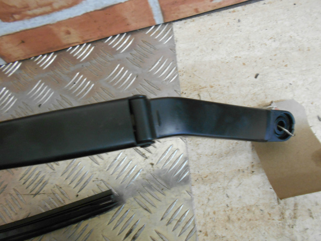 NISSAN NOTE E12 2014 OSF NSF DRIVER PASSENGER SIDE FRONT WIPER ARMS