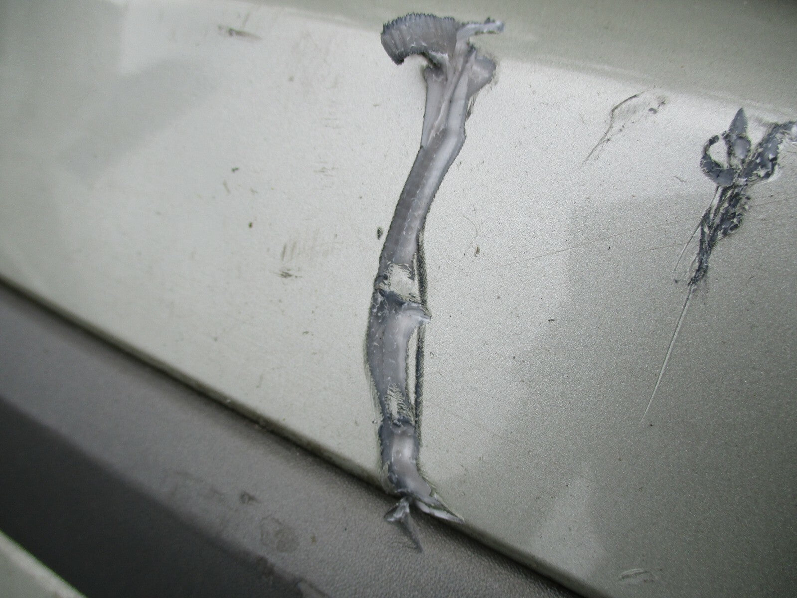RENAULT LAGUNA MK2 FRONT BUMPER COMPLETE LIGHT GREEN