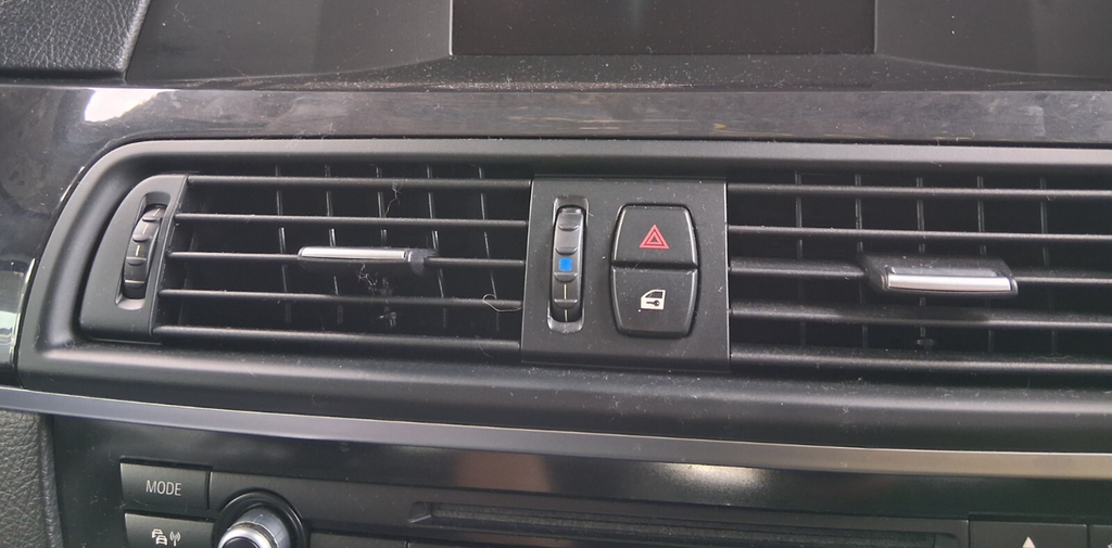2012 BMW 5 SERIES F10 CENTRE DASHBOARD FRONT AIRVENT HAZARD SWITCH TRIM PANEL