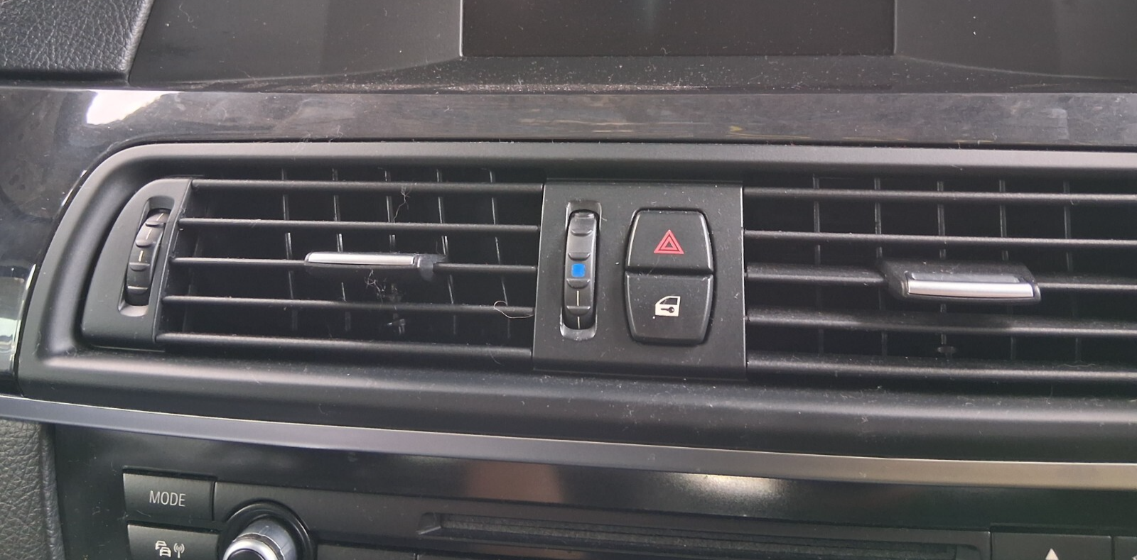 2012 BMW 5 SERIES F10 CENTRE DASHBOARD FRONT AIRVENT HAZARD SWITCH TRIM PANEL
