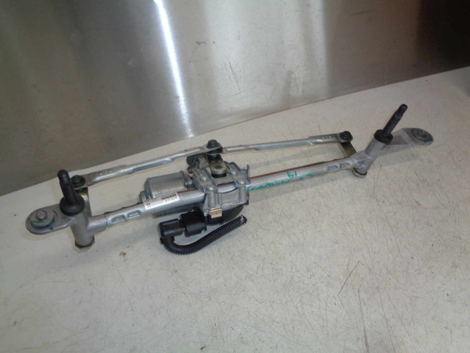 CITROEN C5 AIRCROSS 2019 FRONT WINDSCREEN WIPER MOTOR  LINKAGES 9824762380