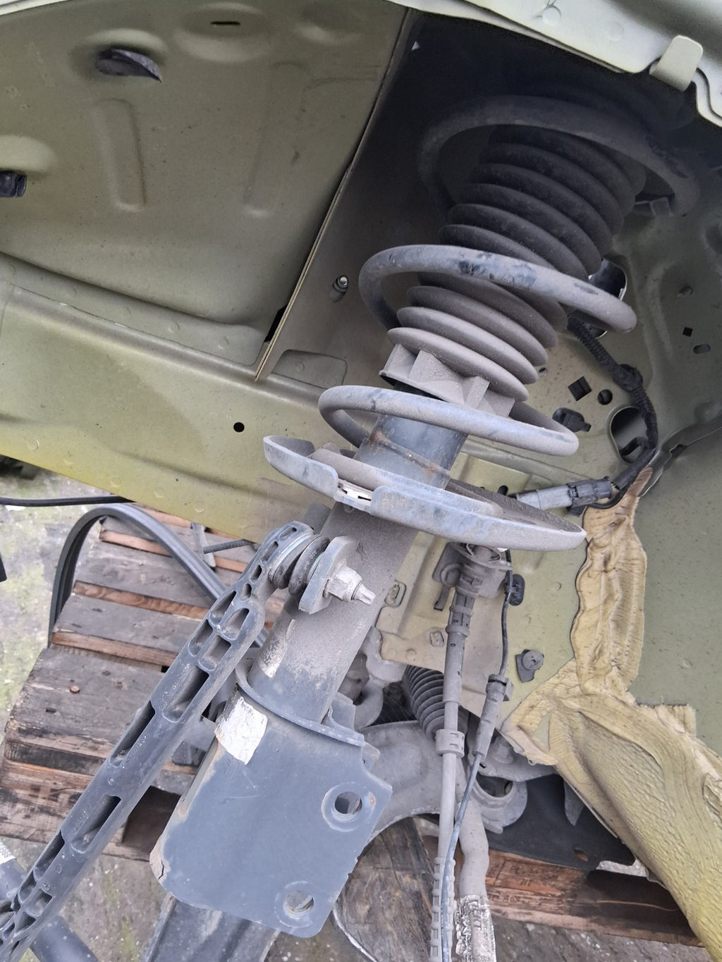 2023 VAUXHALL ASTRA L ESTATE NSF PASSENGER SUSPENSION LEG STRUT HUB 9846669680