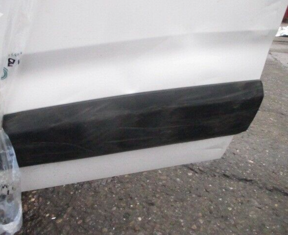 2023 CITROEN BERLINGO MK3 NSF PASSENGERS SIDE FRONT LOWER DOOR MOULDING TRIM