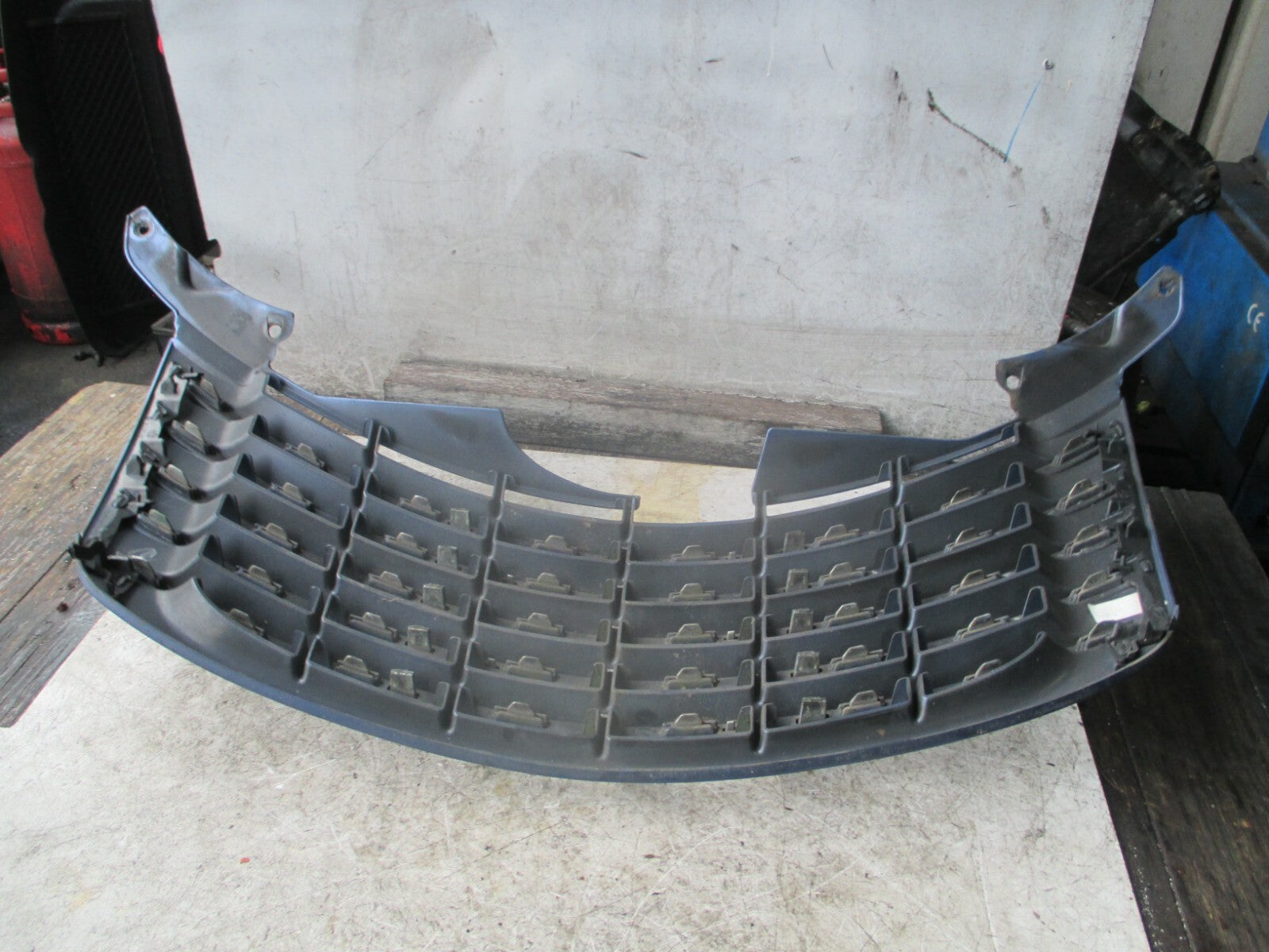 CHRYSLER PT CRUISER 2006 FRONT BUMPER RADIATOR GRILL CHROME