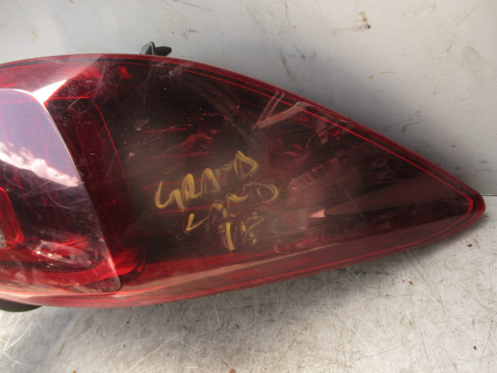 2018 VAUXHALL GRANDLAND X SE NS PASSENGER REAR LEFT OUTER TAIL LIGHT 81660201