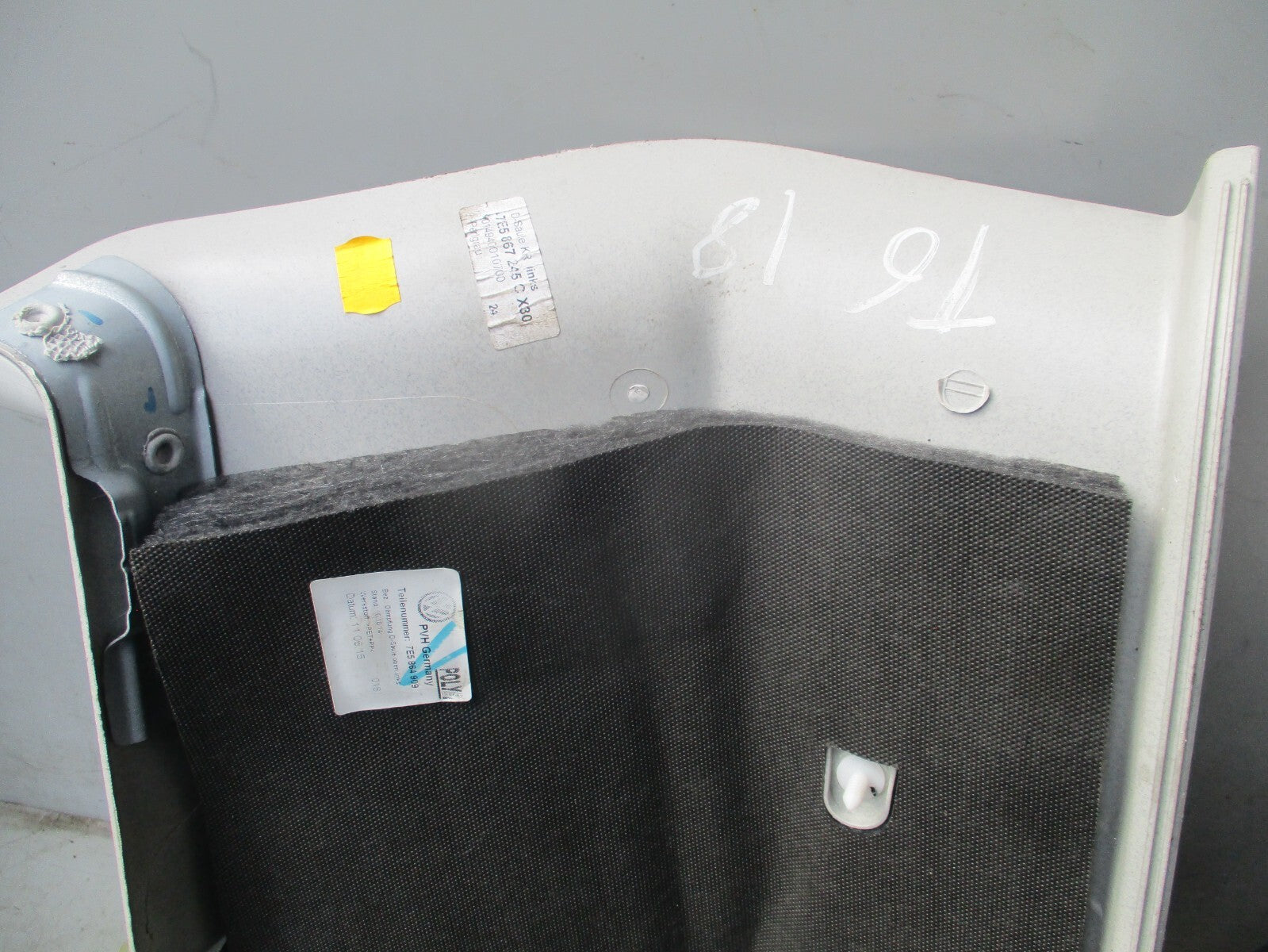 VOLKSWAGEN TRANSPORTER T6 2018 UPPER LEFT D PILLAR TRIM COVER 7E5867245