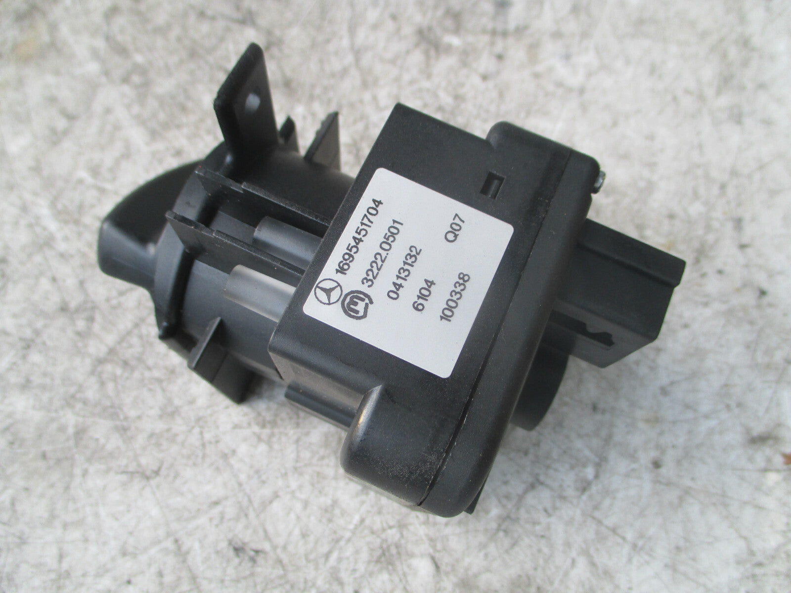 MERCEDES BENZ A CLASS W169 2006 HEADLIGHT SWITCH UNIT A1695451704