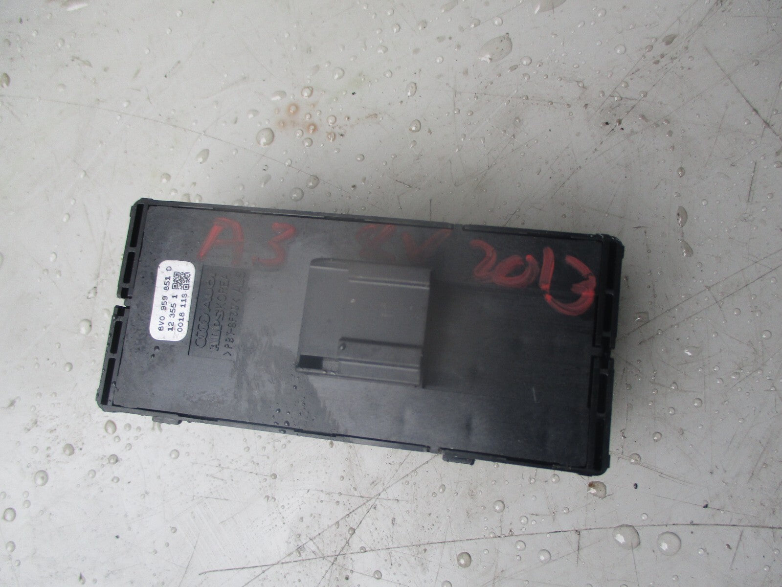 AUDI A3 8V 2013 OS DRIVER SIDE DOOR WINDOW CONTROL SWITCH 8V0959851D