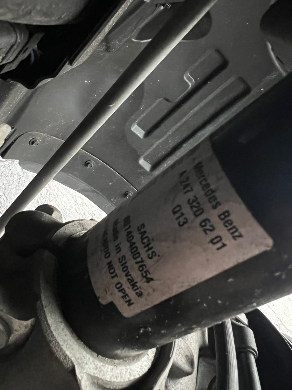2025 MERCEDES BENZ GLA 1.3 PETROL OSF DRIVER FRONT SHOCK ABSORBER A2473206201
