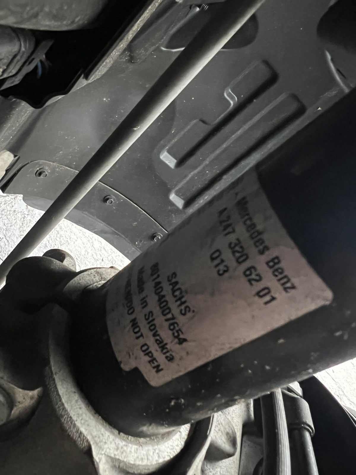 2025 MERCEDES BENZ GLA 1.3 PETROL OSF DRIVER FRONT SHOCK ABSORBER A2473206201