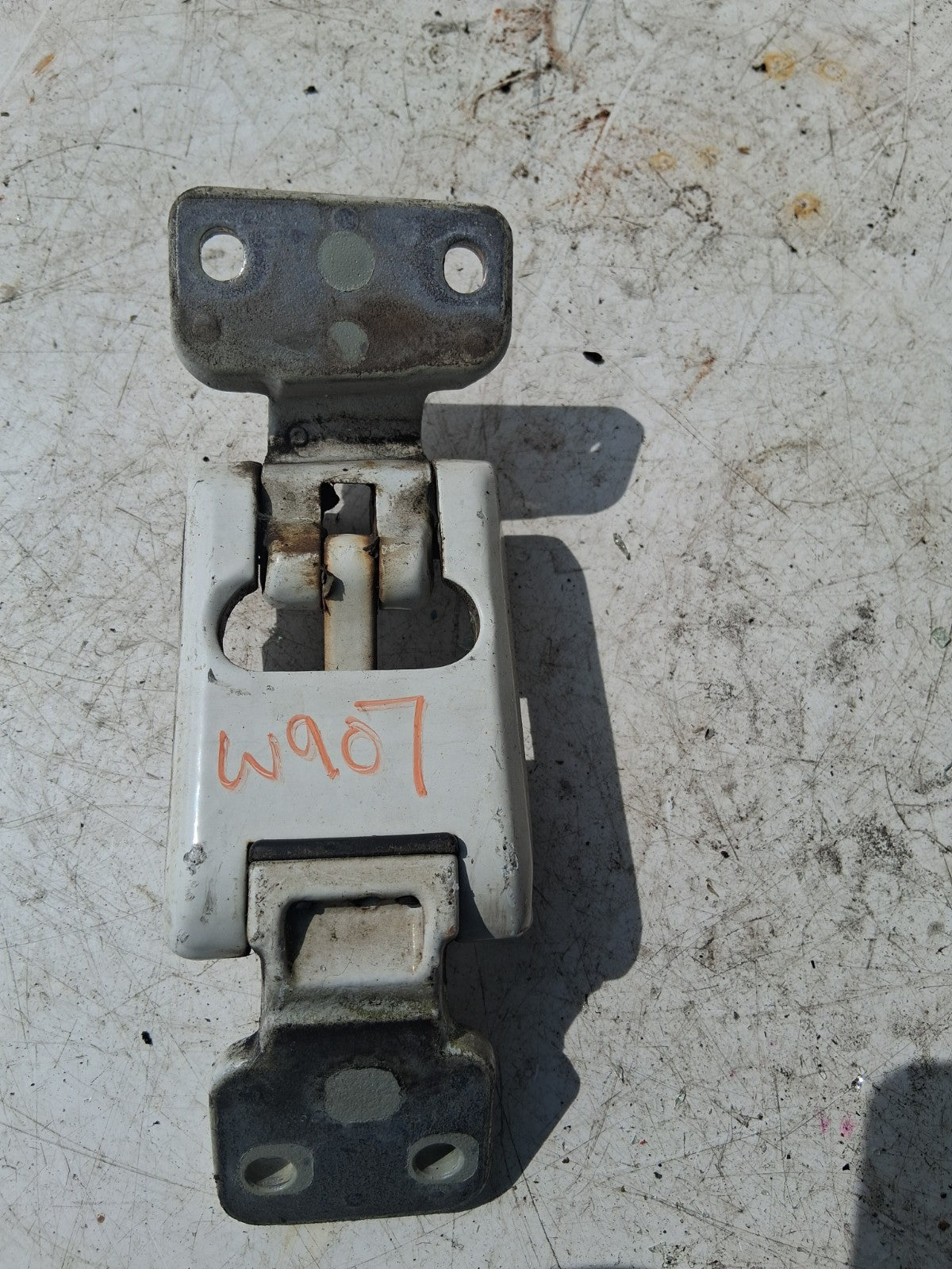 2020 MERCEDES BENZ SPRINTER W907 REAR UPPER RIGHT DRIVER DOOR HINGE A9107406400