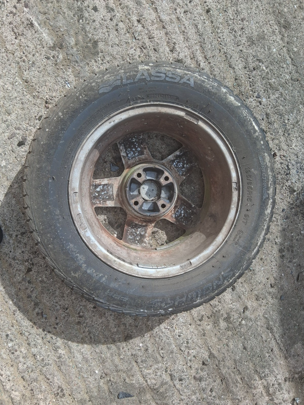 2010 PEUGEOT 207 15 INCH ALLOY WHEEL WITH TYRE 195/65R15