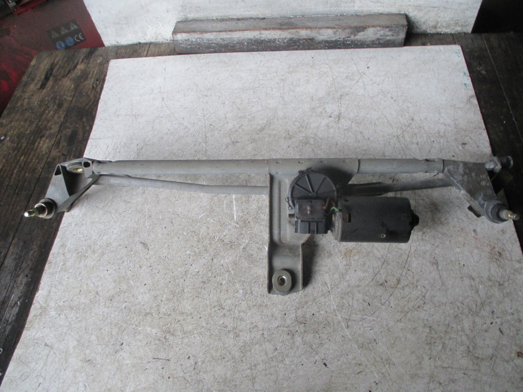 VOLVO V70 1998 FRONT WIPER MOTOR AND LINKAGE