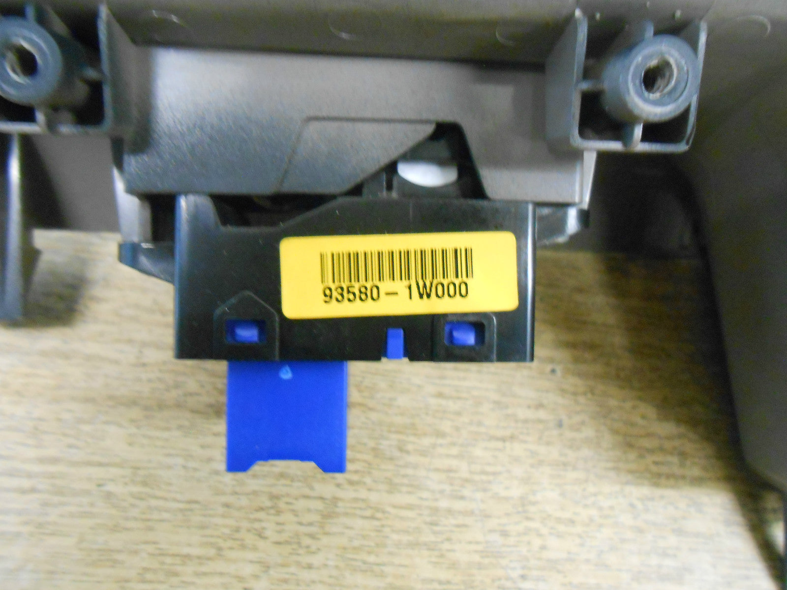 KIA RIO MK3 2014 NSR PASSENGER SIDE REAR ELECTRIC WINDOW SWITCH 935801W000