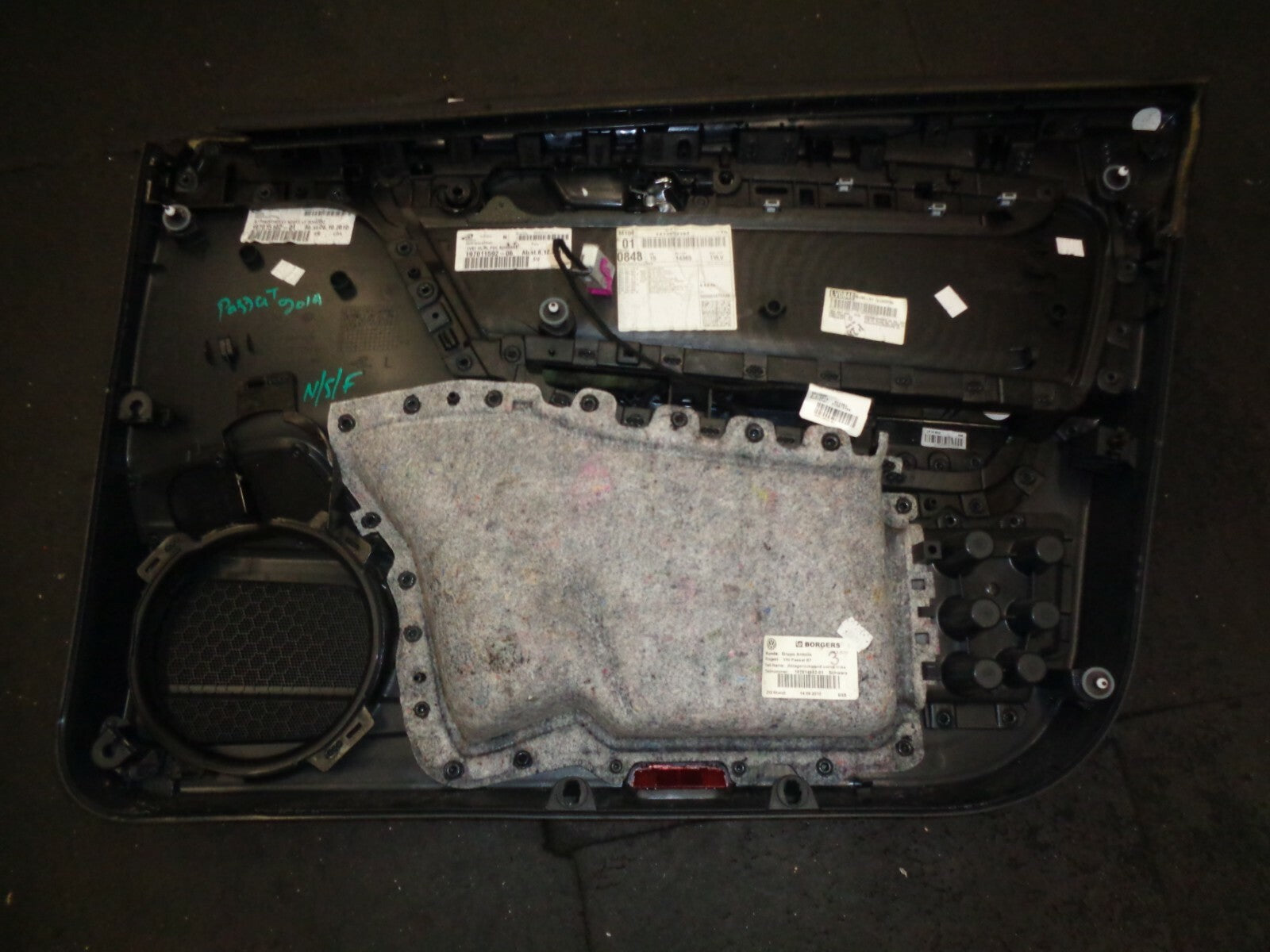 VW VOLKSWAGEN PASSAT B7 2014 NSF PASSENGER SIDE FRONT DOOR DOOR CARD 3AB86701X