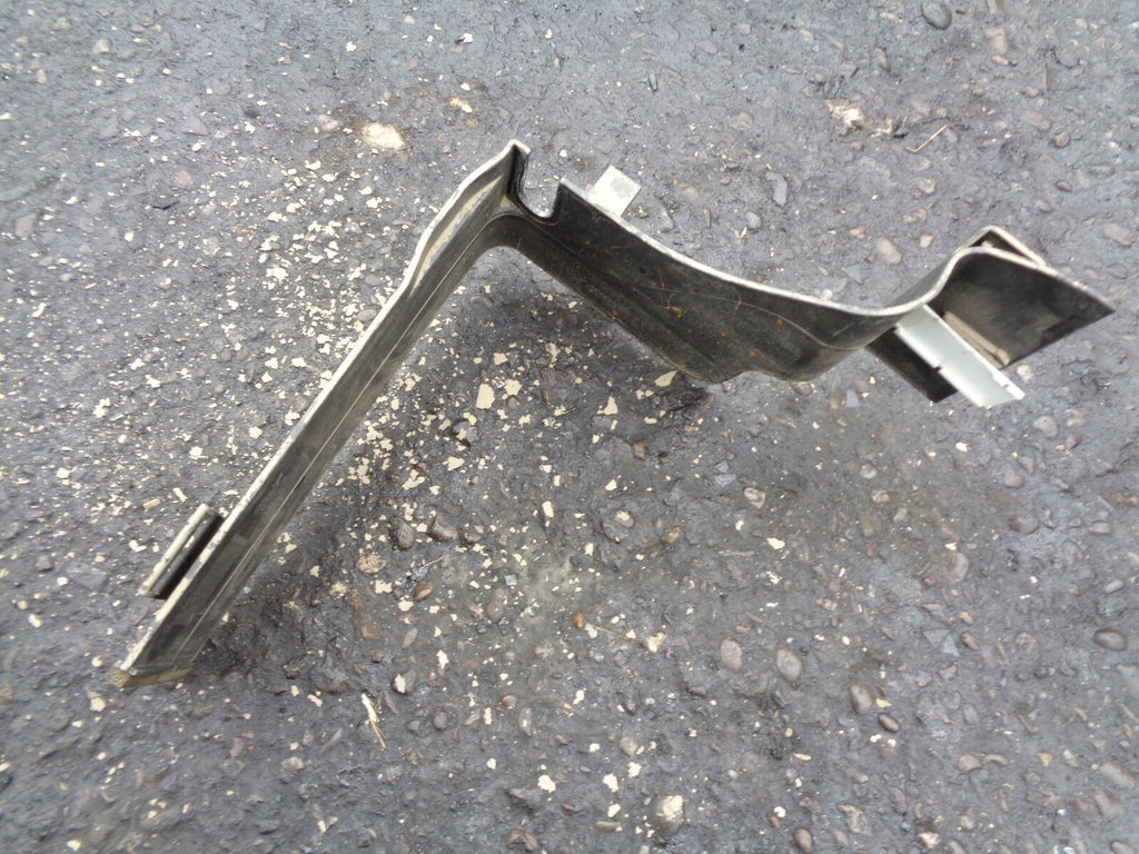 LAND ROVER DISCOVERY 2005 3 LR3 BATTERY TRAY HOLDER PAD DWM500031