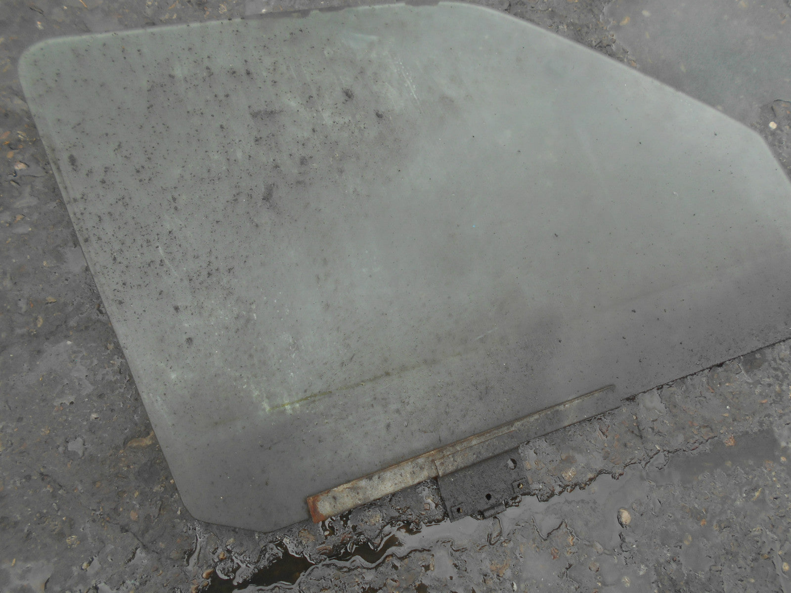 VOLKSWAGEN VW GOLF MK2 1992 5 DOOR OSF DRIVER SIDE FRONT DOOR GLASS