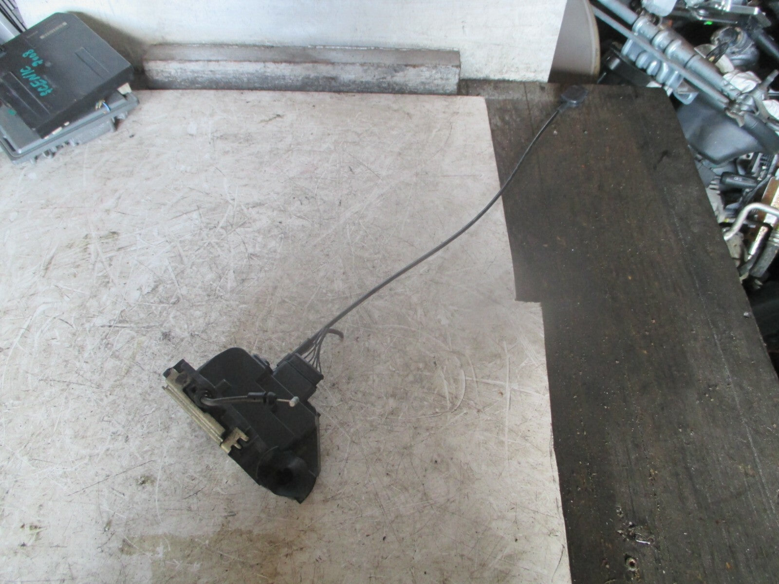 RENAULT SCENIC 2008 MK2 NSF FRONT PASSENGER SIDE DOOR LOCK MECHANISM