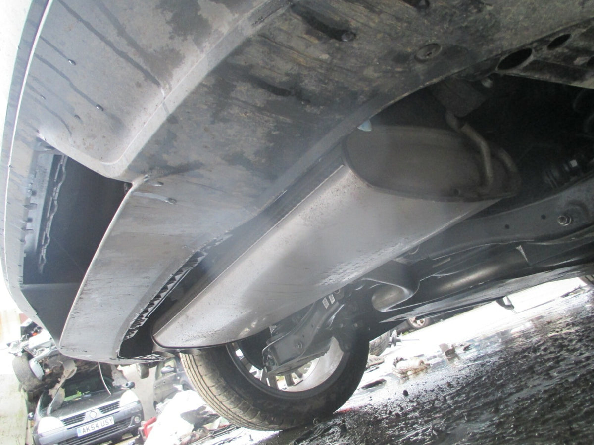SEAT LEON 2021 MK4 5 DOOR REAR BACK LOWER BUMPER DIFFUSER VALANCE PLASTIC TRIM