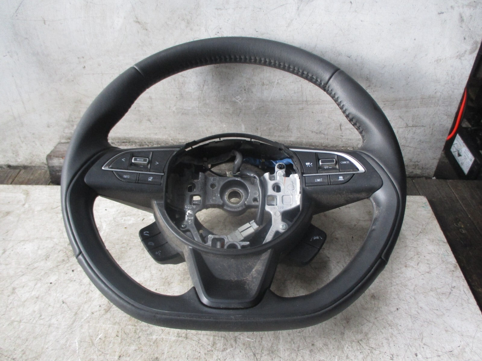 SUZUKI SWIFT MK4 A2L 2020 3 SPOKE MULTIFUNCTION STEERING WHEEL