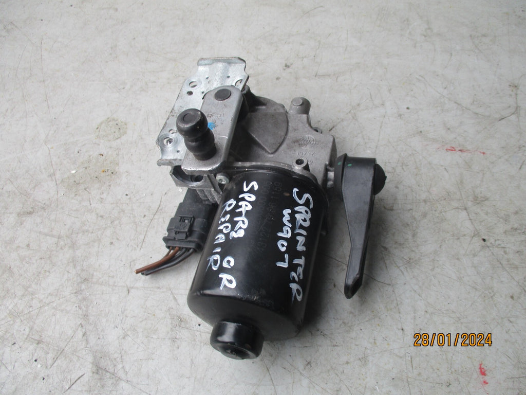 MERCEDES BENZ SPRINTER W907 2023 FRONT WIND SCREEN WIPER MOTOR W000087789