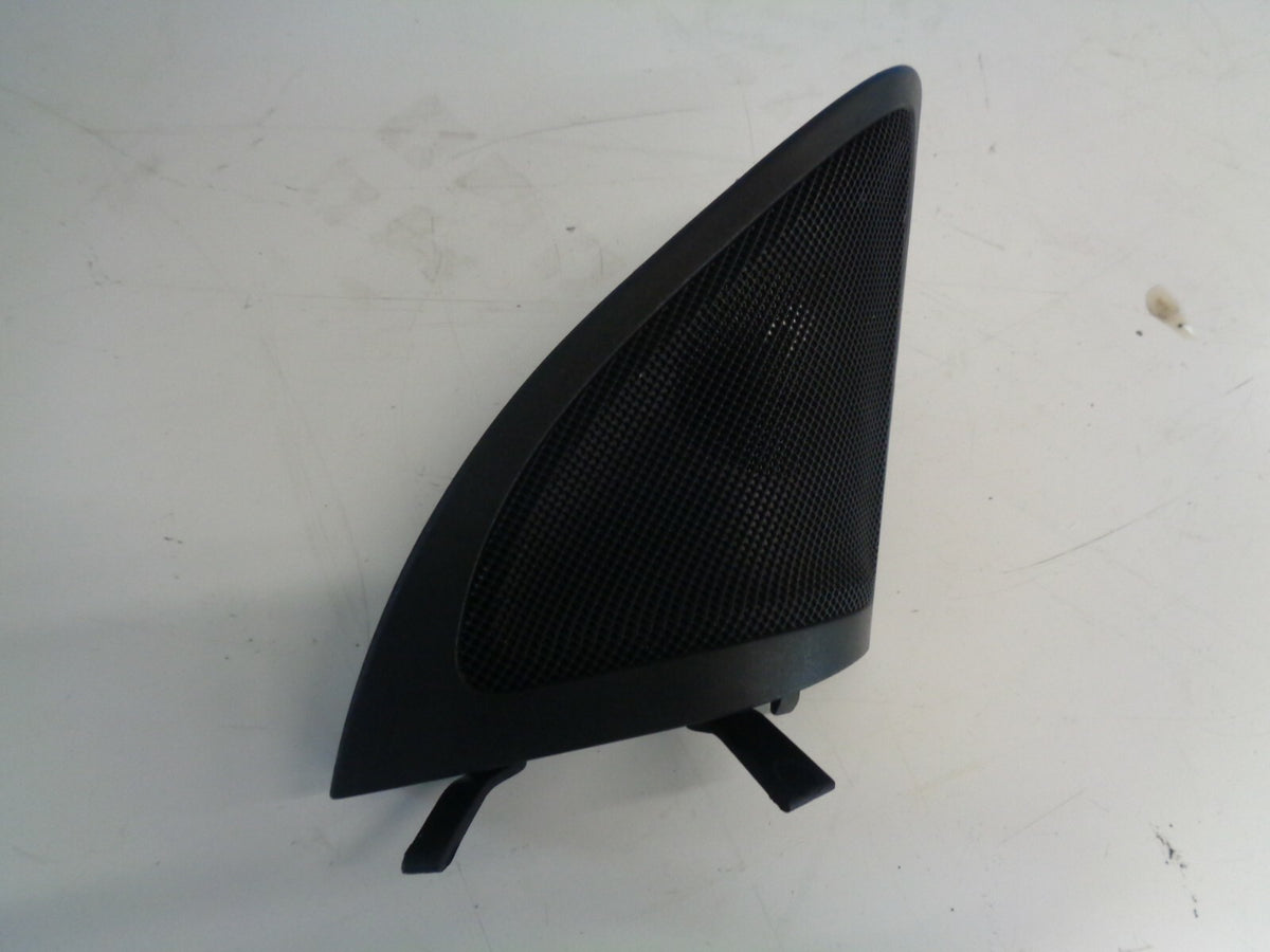 MERCEDES BENZ A-CLASS 2018 W176 A200D AMG LINE OS DRIVER FRONT DOOR TWEETER