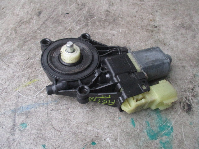 2017 FORD FIESTA MK7 NSF PASSENGER SIDE FRONT WINDOW MOTOR 8A6114A389