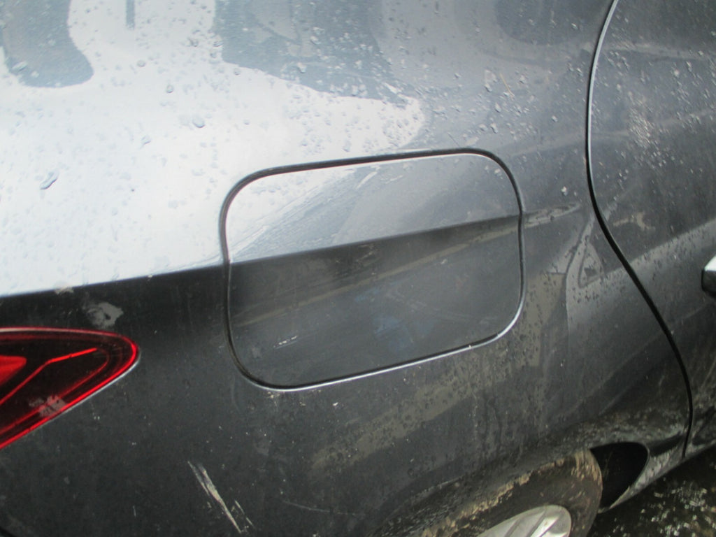 SEAT LEON 2021 MK4 PETROL DIESEL FILLER DOOR FLAP TRIM PLASTIC COVER LS7H GREY