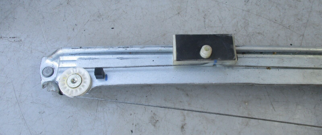 VAUXHALL VIVARO 2017 NSF PASSENGER SIDE FRONT WINDOW MOTOR REGULATOR 807210974R