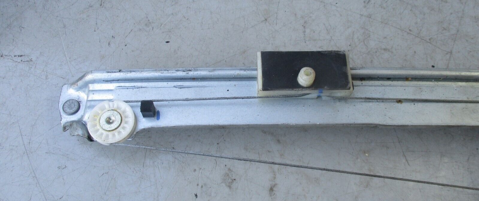 VAUXHALL VIVARO 2017 NSF PASSENGER SIDE FRONT WINDOW MOTOR REGULATOR 807210974R