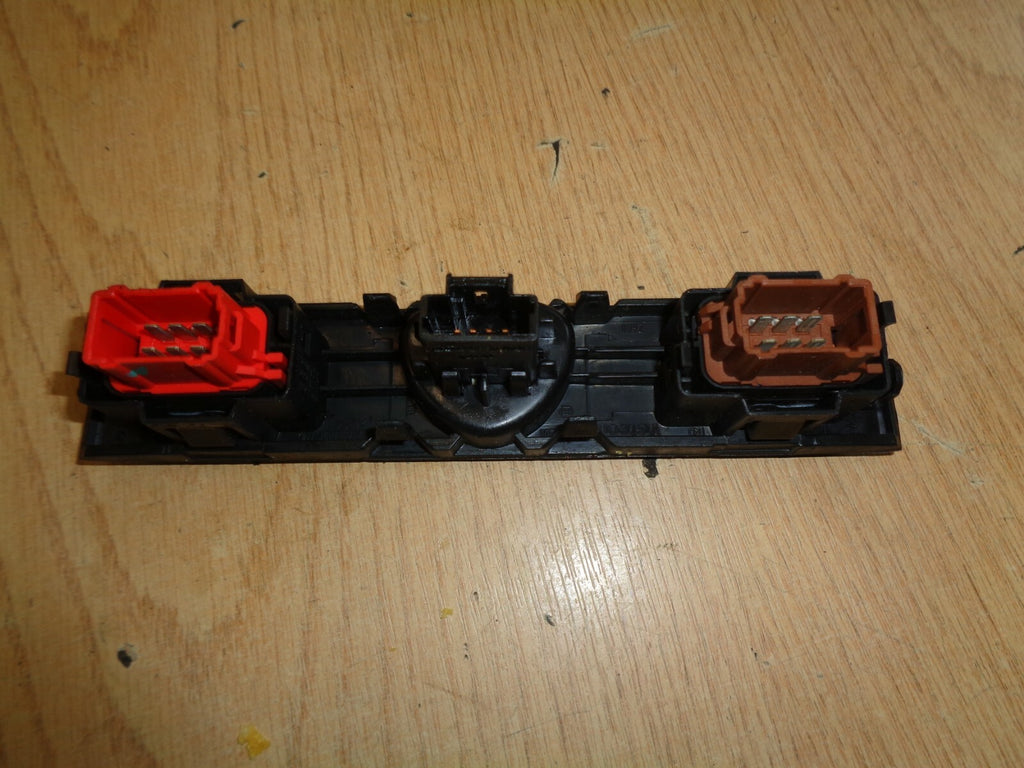 RENAULT CLIO MK2 2004 HAZARD WARNING DEMISTER SWITCH PANEL TRIM