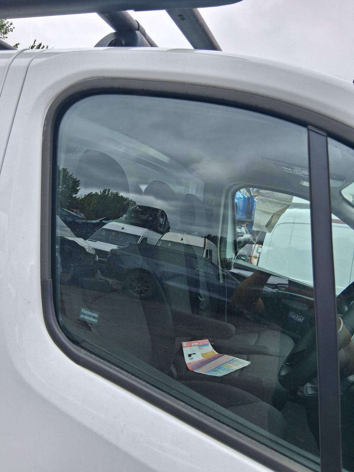 2024 RENAULT TRAFIC X82 MK3 OS DRIVER SIDE FRONT MAIN WINDOW GLASS